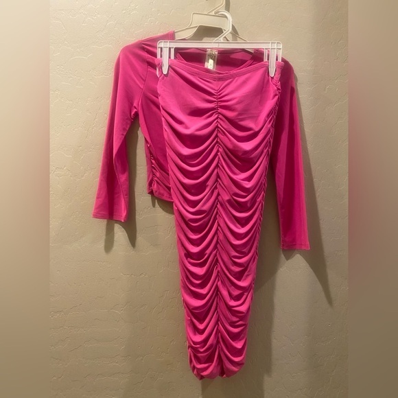 ‼️PINK TWO-PIECE SET‼️ - Picture 5 of 8